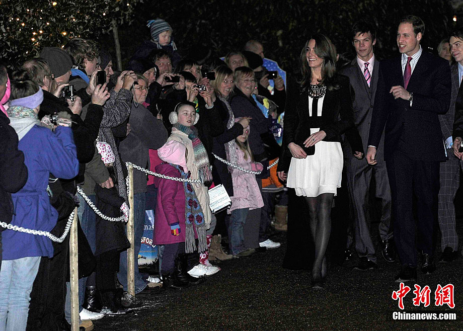 Première apparition publique du prince William et de Kate Middleton depuis leurs fiançailles